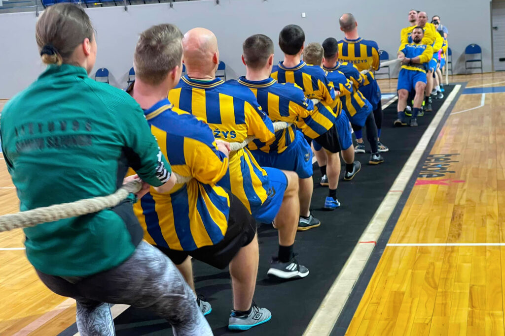 tug of war lithuania team